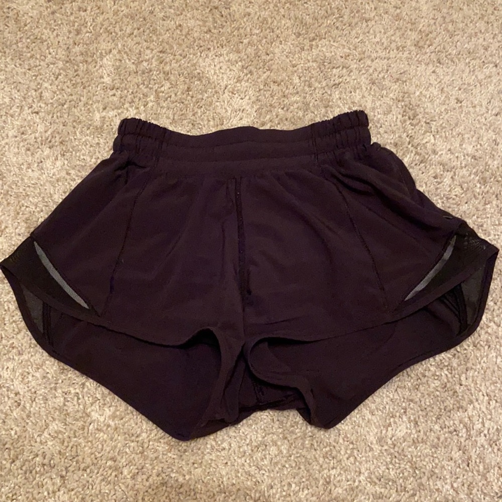 Lululemon Black Hotty Hot Shorts 2.5” Size 0